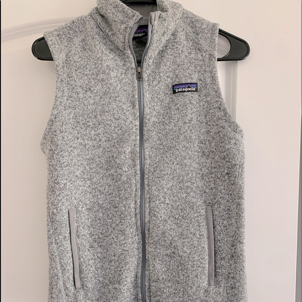 COLOR: Grey   BRAND: Patagonia    SIZE: XS